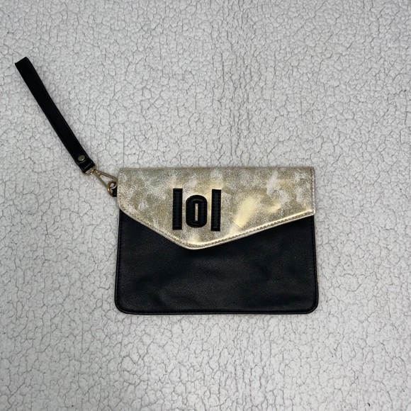 Clutch - Picture 1 of 2